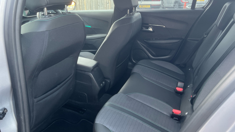 Peugeot 208 1.2 PureTech 100 Allure Premium 5dr Petrol Hatchback